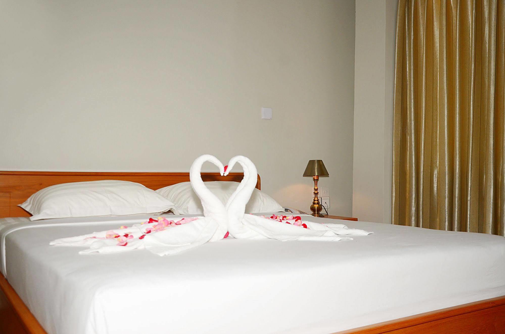 Hotel Yno Rangun Zewnętrze zdjęcie
